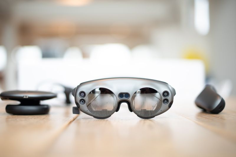 "Apple unveils its new augmented reality headset - Vision Pro"augmentedreality,headset,Apple,VisionPro