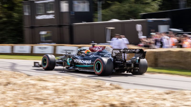 Evaluating Lewis Hamilton's Performance and the Latest Standings: Updates from F1 Canadian Grand Prix FP2LewisHamilton,F1,CanadianGrandPrix,performance,standings,updates,FP2