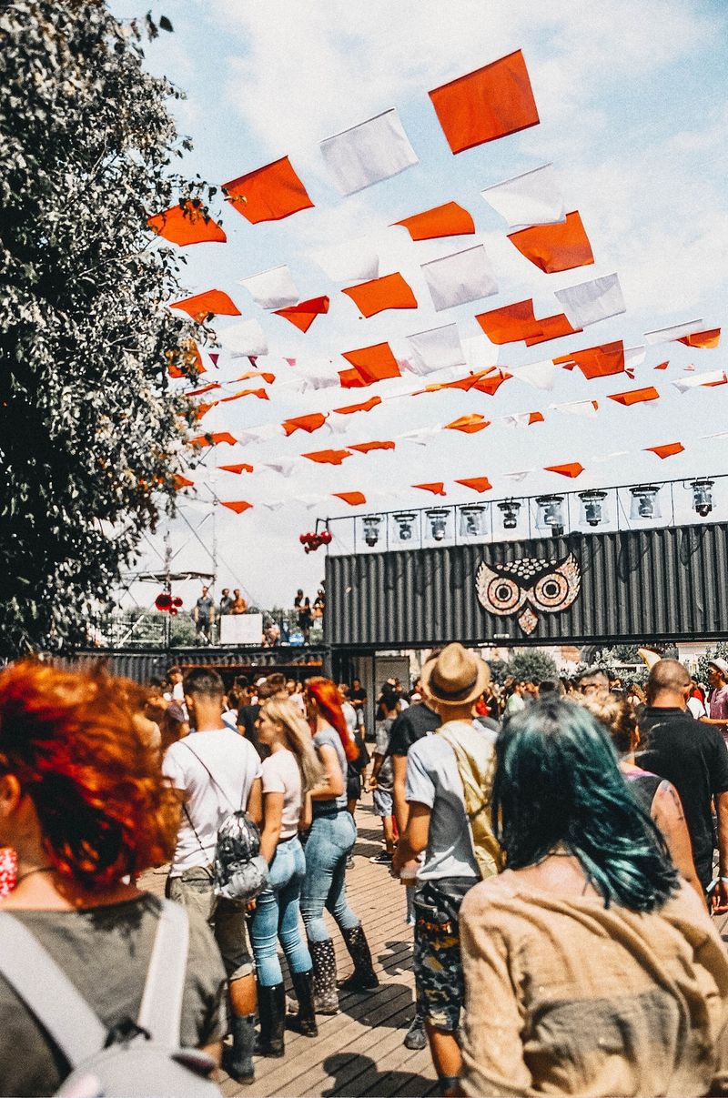 "Blossoms in Bloom: A Captivating Visual Journey through Victorious Festival 2023"BlossomsinBloom,CaptivatingVisualJourney,VictoriousFestival2023