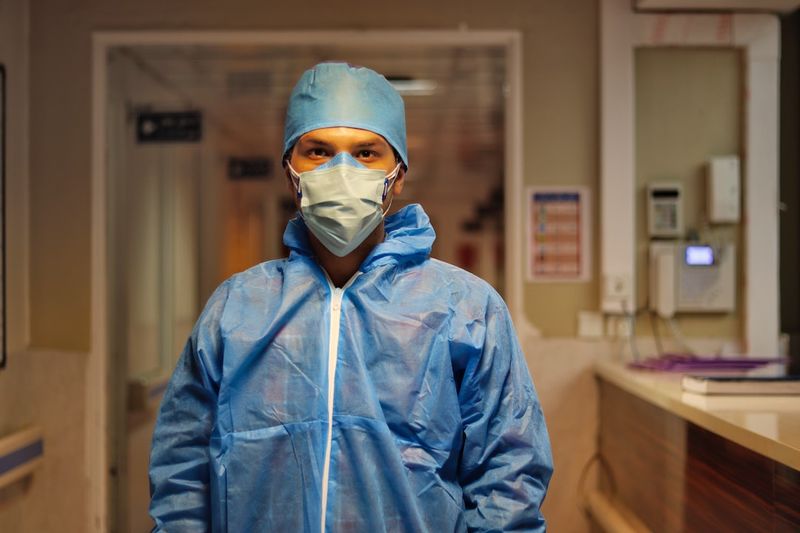 British Surgeon Makes Medical History with UK's First Successful Womb TransplantBritishsurgeon,medicalhistory,UK,successful,wombtransplant